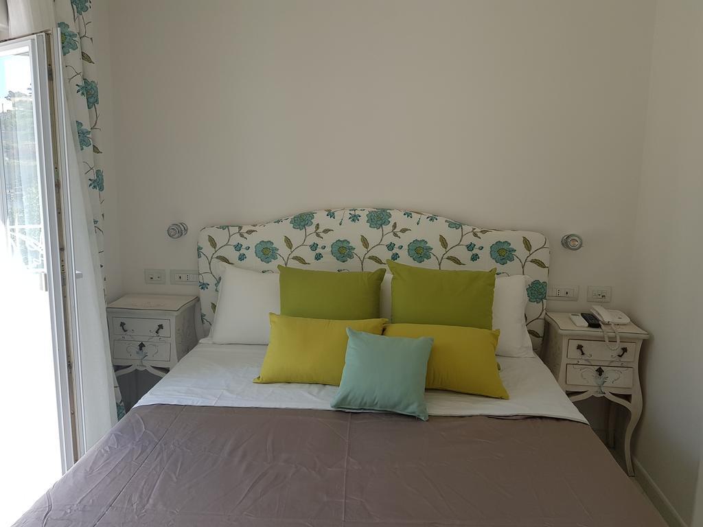 Superior Double or Twin Room with Sea View,464267979:JPEG