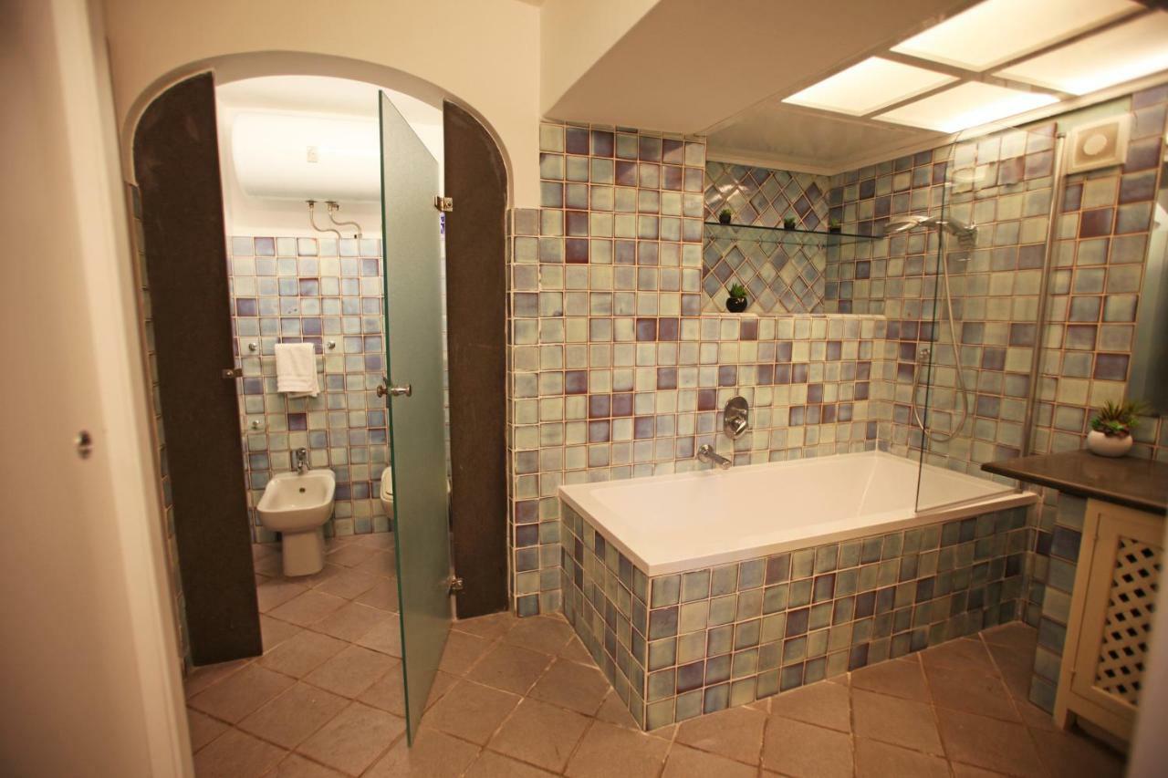 Double Room Private External Bathroom,850816895:JPEG
