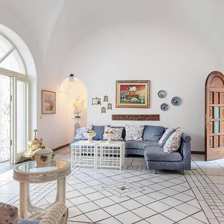 Room In Villa - Beautiful Villa In Capri With 5 Bedrooms-2